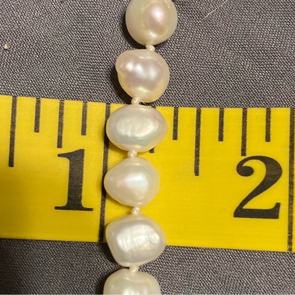Freshwater Pearl Necklace 18 in. - Picture 8 of 9